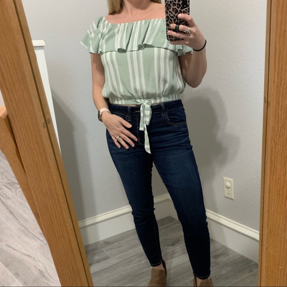 Hem & Thread Crop Top - Picture 4 of 4